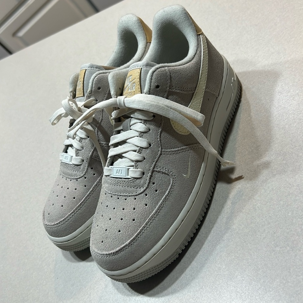NWOT - Nike Air Force 1 - Size 7.5